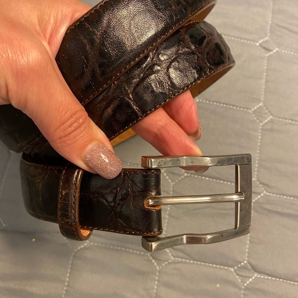 Veari alligator skin belt, 52 inch long